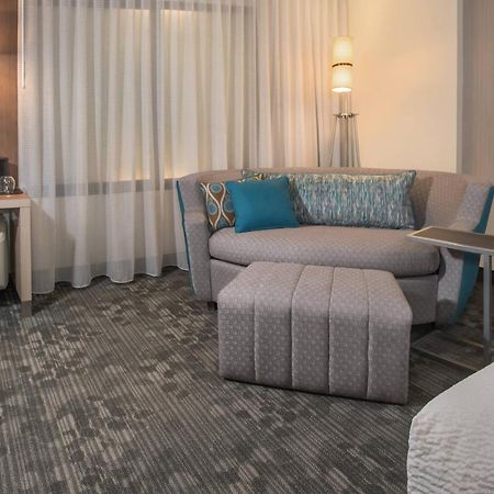 Courtyard By Marriott New York Queens, Jamaica Exteriér fotografie