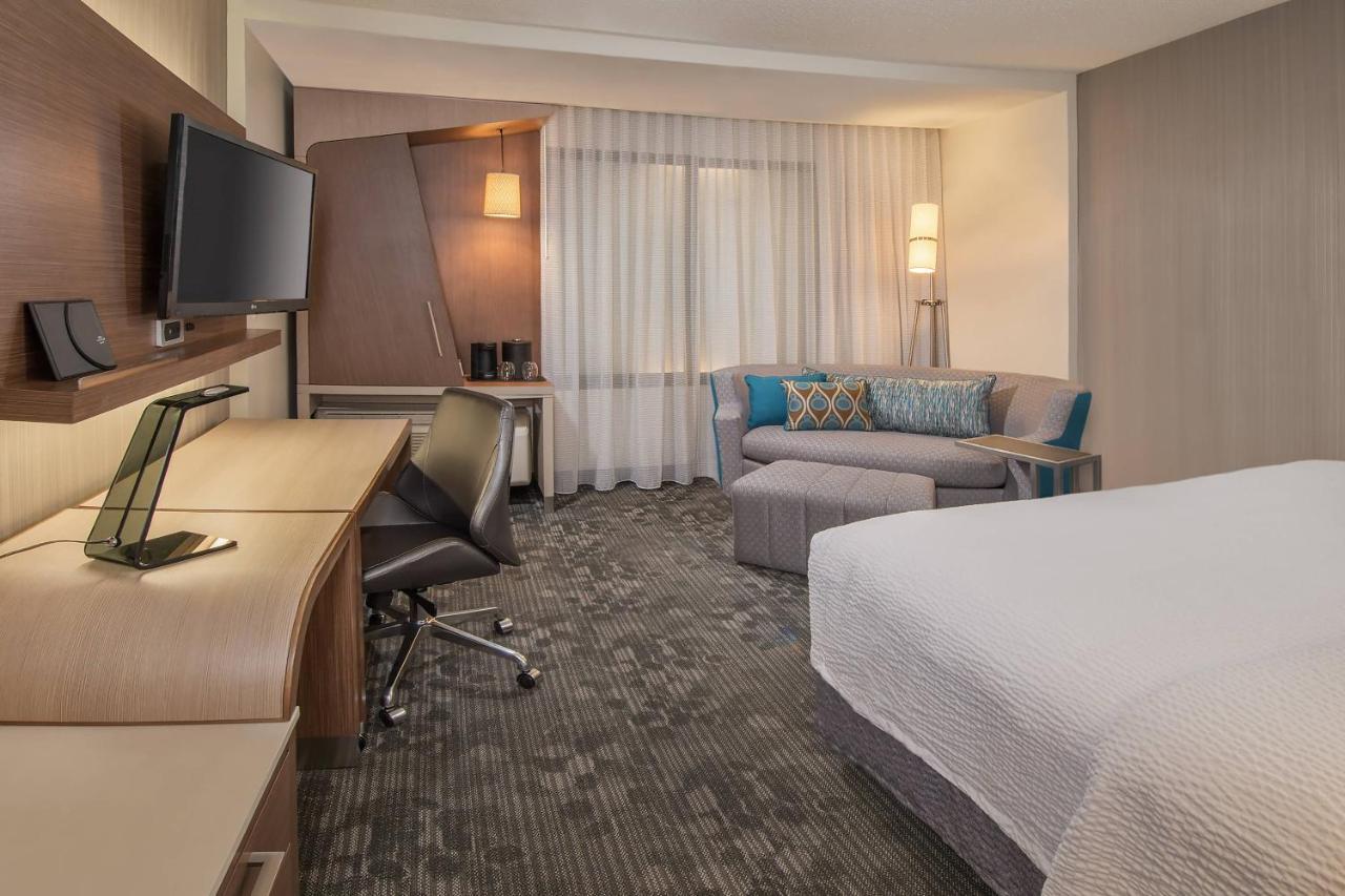 Courtyard By Marriott New York Queens, Jamaica Exteriér fotografie